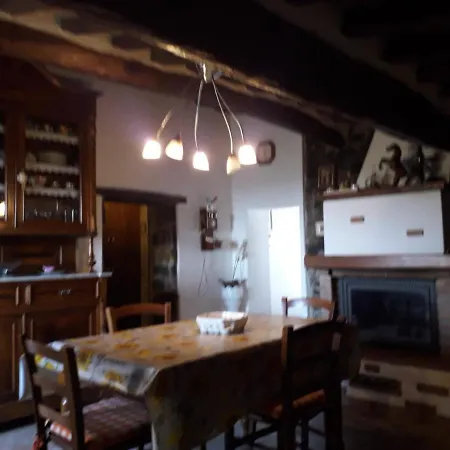 Querciagrossa Da Dora Hébergement de vacances
